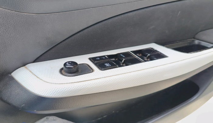 2021 Maruti Swift VXI, Petrol, Manual, 72,440 km, interior