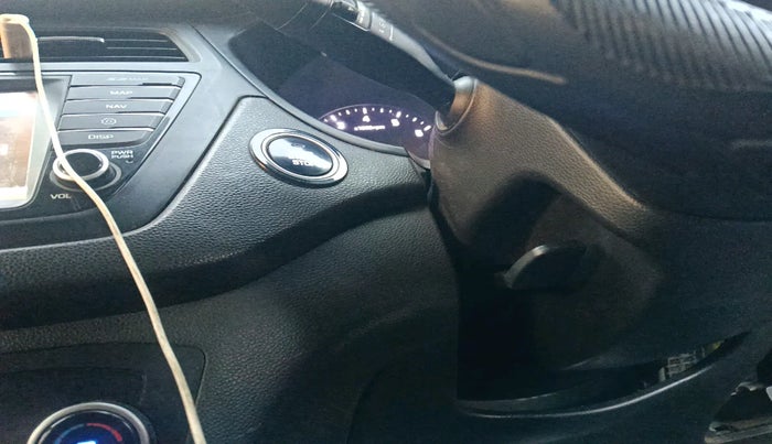 2015 Hyundai i20 Active 1.2 SX, Petrol, Manual, 1,10,384 km, interior