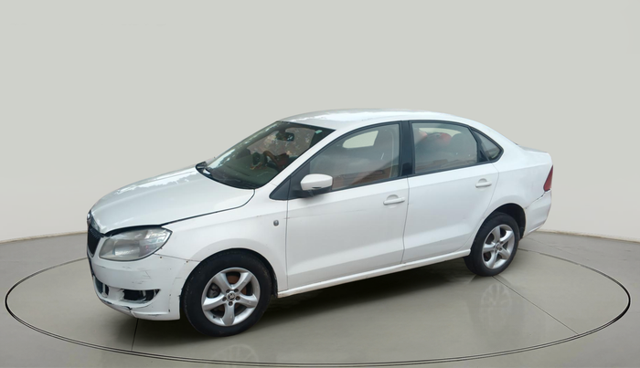 2014 Skoda Rapid AMBITION 1.6 TDI CR MT PLUS, Diesel, Manual, 1,30,211 km, exterior