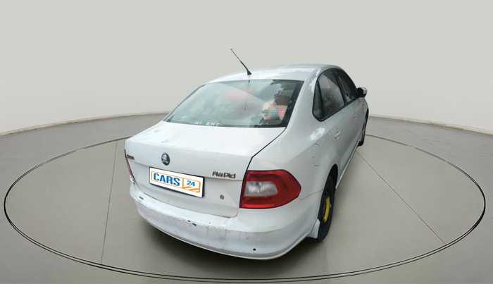 2014 Skoda Rapid AMBITION 1.6 TDI CR MT PLUS, Diesel, Manual, 1,30,211 km, exterior
