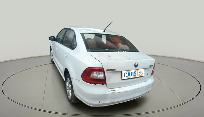 2014 Skoda Rapid AMBITION 1.6 TDI CR MT PLUS, Diesel, Manual, 1,30,211 km, exterior