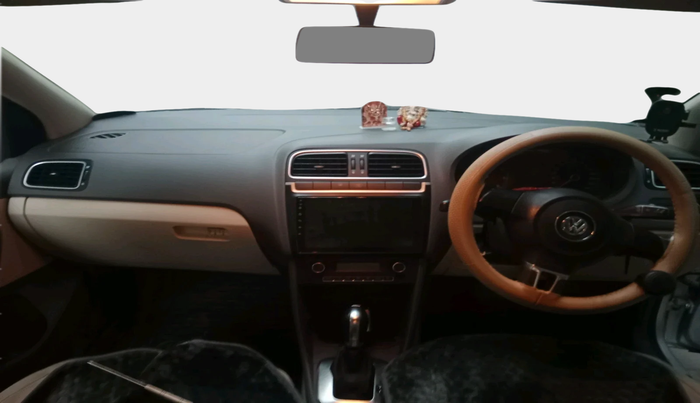 2011 Volkswagen Vento HIGHLINE PETROL AT, Petrol, Automatic, 1,08,136 km, interior