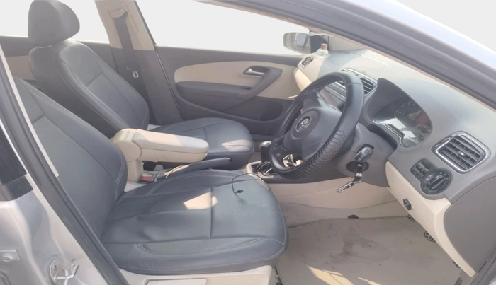 2012 Volkswagen Vento COMFORTLINE 1.6, Petrol, Manual, 1,31,291 km, interior