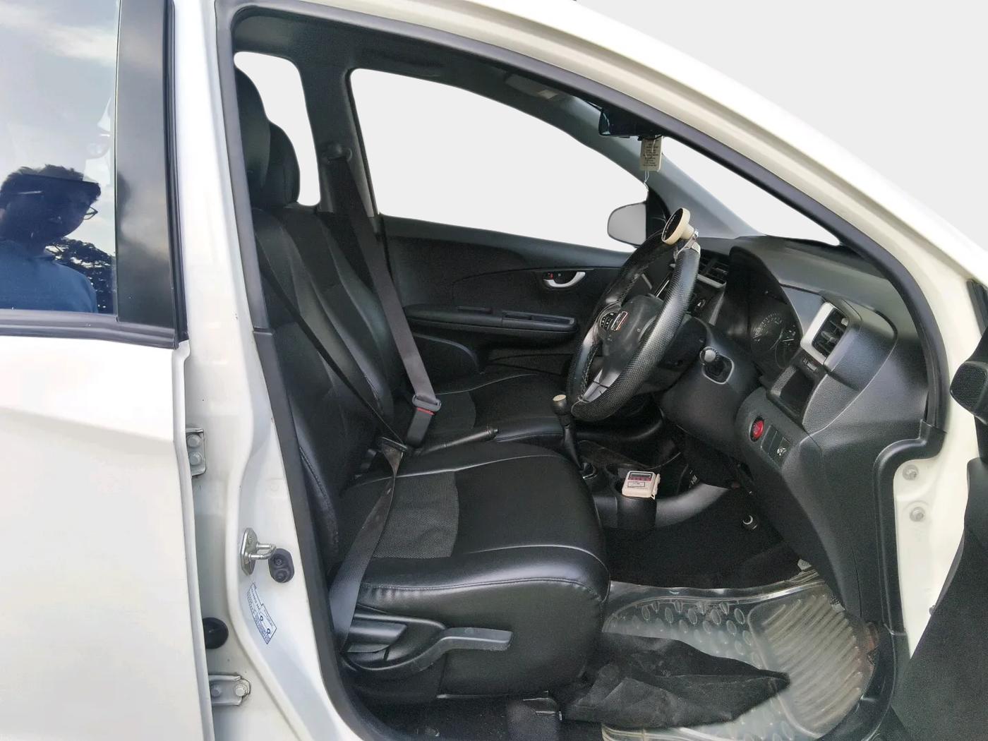 2016 Honda BR-V 1.5L I-VTEC V, Petrol, Manual, 68,934 km, interior