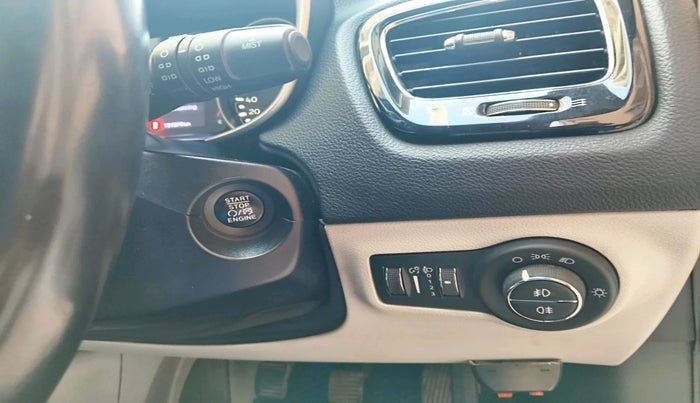 2018 Jeep Compass LIMITED (O) 2.0 DIESEL, Diesel, Manual, 1,01,978 km, interior