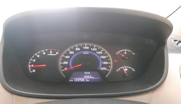 2014 Hyundai Grand i10 MAGNA 1.1 CRDI, Diesel, Manual, 1,22,561 km, interior