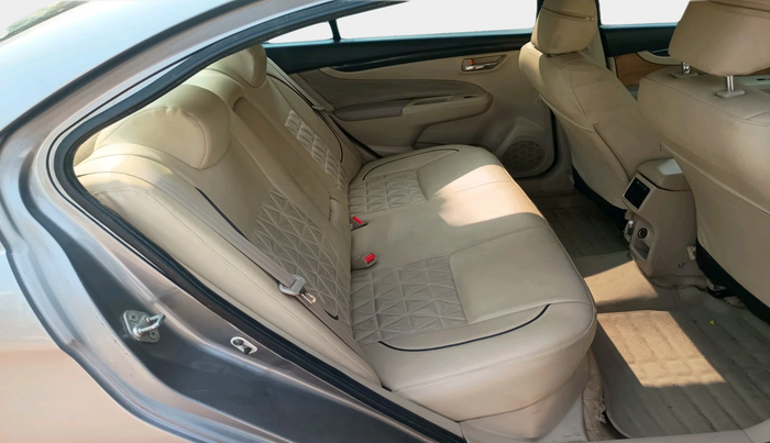 2016 Maruti Ciaz ZDI+ SHVS, Diesel, Manual, 1,01,741 km, interior