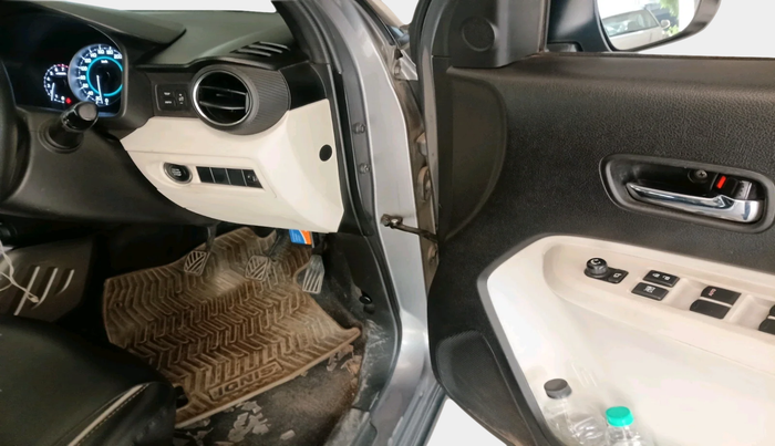 2019 Maruti IGNIS ZETA 1.2, Petrol, Manual, 37,571 km, interior