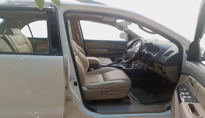 2013 Toyota Fortuner 3.0 4X2 AT, Diesel, Automatic, 1,46,810 km, interior
