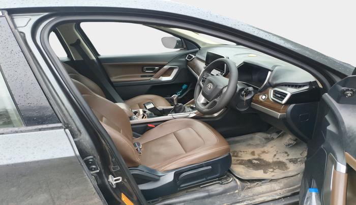 2020 Tata Harrier XZ 2.0L, Diesel, Manual, 1,10,606 km, interior