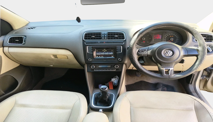 2012 Volkswagen Vento HIGHLINE DIESEL 1.6, Diesel, Manual, 1,10,215 km, interior