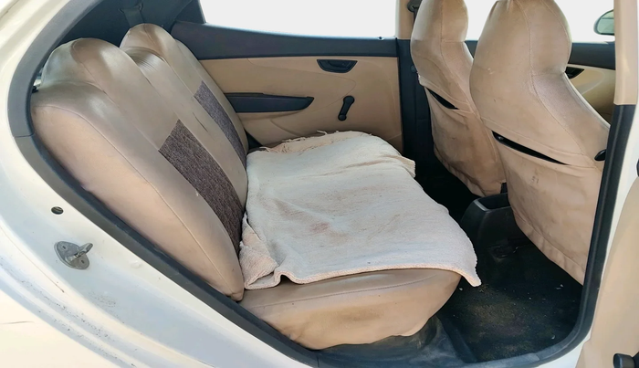 2013 Hyundai Eon MAGNA +, Petrol, Manual, 1,22,768 km, interior