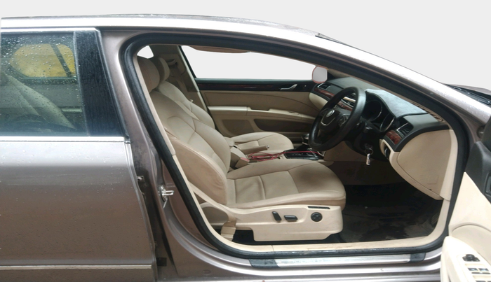 2012 Skoda Superb ELEGANCE 2.0 TDI CR AT, Diesel, Automatic, 1,43,650 km, interior