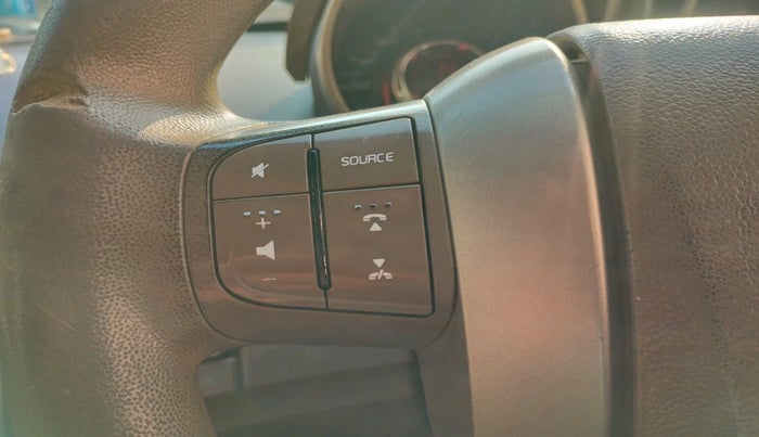 2014 Mahindra XUV500 W6, Diesel, Manual, 86,357 km, interior