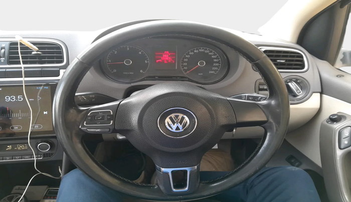 2013 Volkswagen Vento HIGHLINE DIESEL 1.6, Diesel, Manual, 1,26,883 km, interior