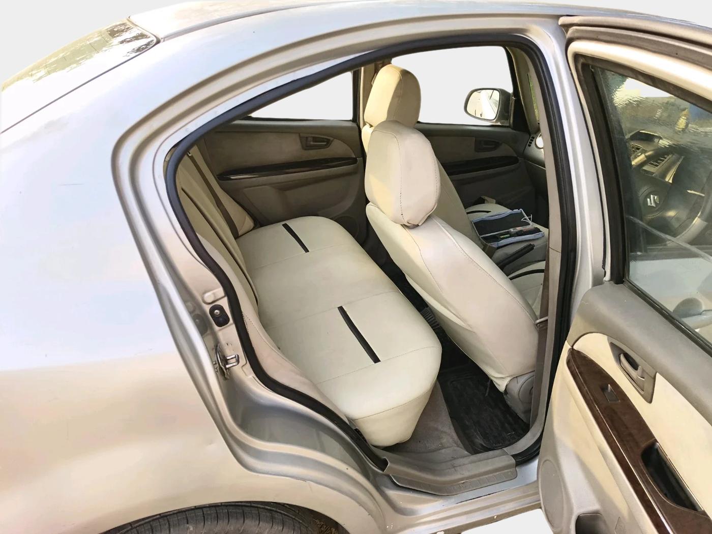 2011 Maruti SX4 VDI, Diesel, Manual, 2,20,108 km, interior