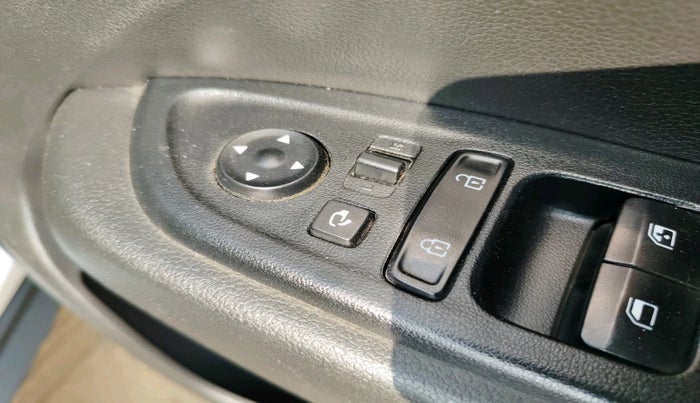 2022 Hyundai VENUE SX 1.5 CRDI, Diesel, Manual, 42,578 km, interior