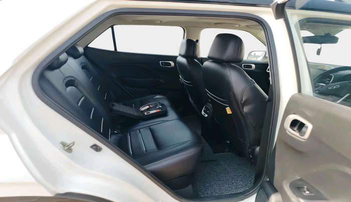 2022 Hyundai VENUE SX 1.5 CRDI, Diesel, Manual, 42,578 km, interior