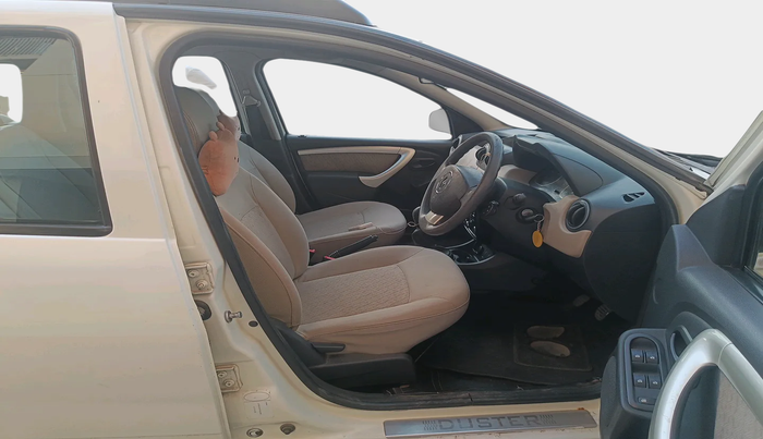 2014 Renault Duster 85 PS RXL DIESEL, Diesel, Manual, 1,60,917 km, interior