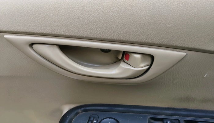 2017 Honda Amaze 1.2L I-VTEC S OPT, Petrol, Manual, 1,15,460 km, interior