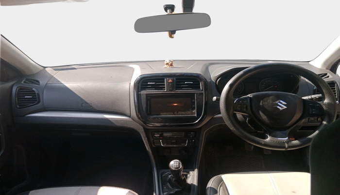 2016 Maruti Vitara Brezza ZDI PLUS, Diesel, Manual, 1,40,345 km, interior