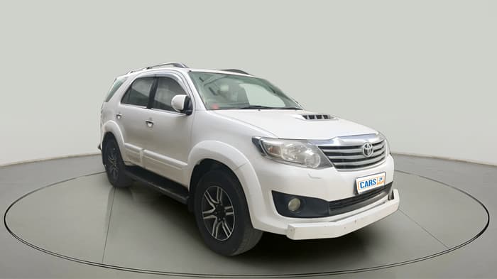 2012 Toyota Fortuner 3.0 4X2 AT, Diesel, Automatic, 1,25,256 km, exterior