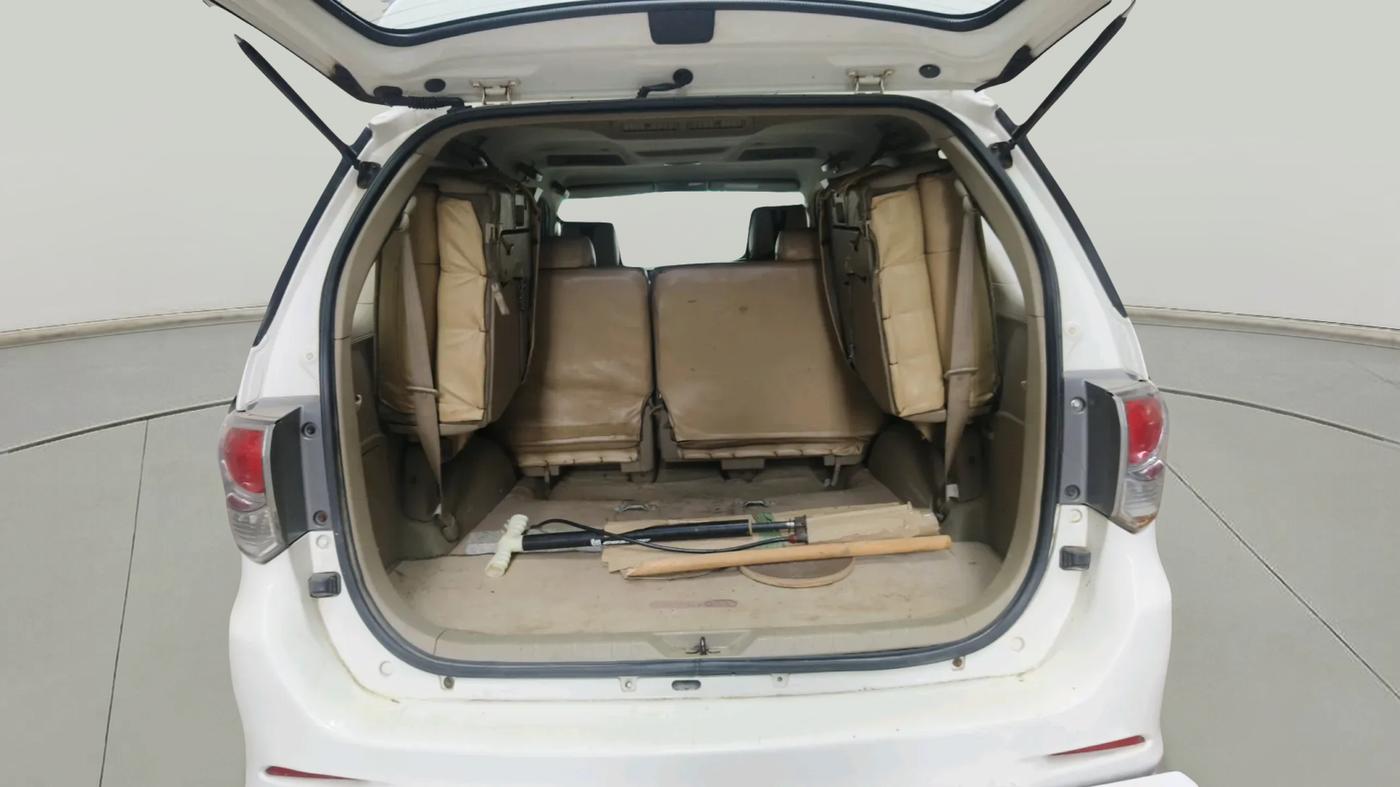 2012 Toyota Fortuner 3.0 4X2 AT, Diesel, Automatic, 1,25,256 km, exterior
