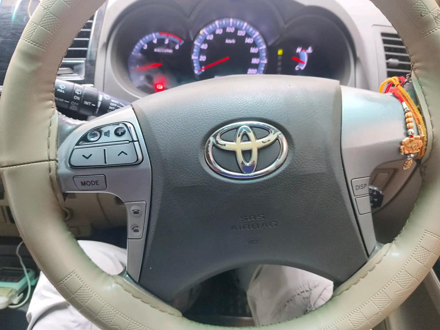2012 Toyota Fortuner 3.0 4X2 AT, Diesel, Automatic, 1,25,256 km, interior