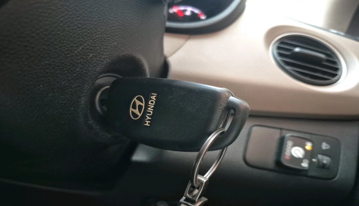 2015 Hyundai Xcent S 1.2, Petrol, Manual, 73,389 km, interior