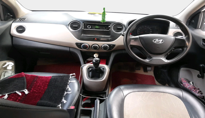 2016 Hyundai Xcent BASE 1.1, Diesel, Manual, 1,68,849 km, interior