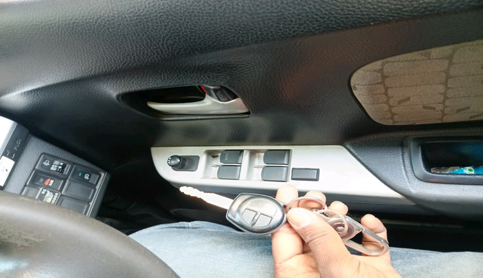 2015 Maruti Wagon R 1.0 VXI, Petrol, Manual, 1,80,487 km, interior