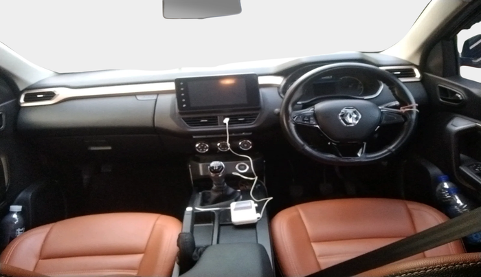 2023 Renault Kiger RXT (O) MT, Petrol, Manual, 20,100 km, interior