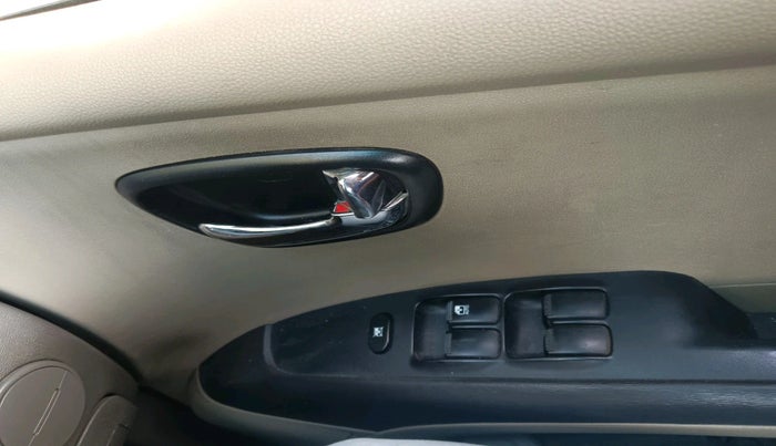 2012 Hyundai i10 MAGNA 1.1, Petrol, Manual, 1,05,127 km, interior