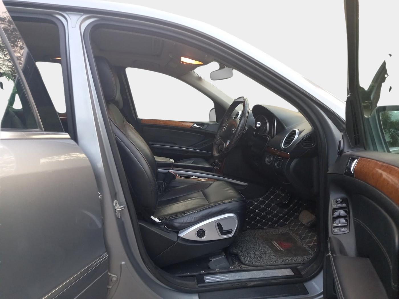 2010 Mercedes Benz GL Class 350 CDI BLUE EFFICIENCY, Diesel, Automatic, 1,87,000 km, interior