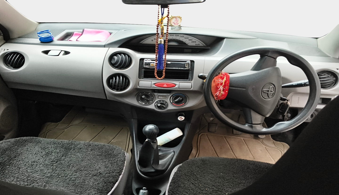 2011 Toyota Etios G, Petrol, Manual, 97,695 km, interior