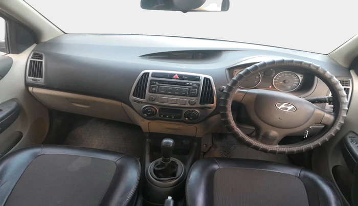 2013 Hyundai i20 MAGNA (O) 1.4 CRDI, Diesel, Manual, 1,14,127 km, interior