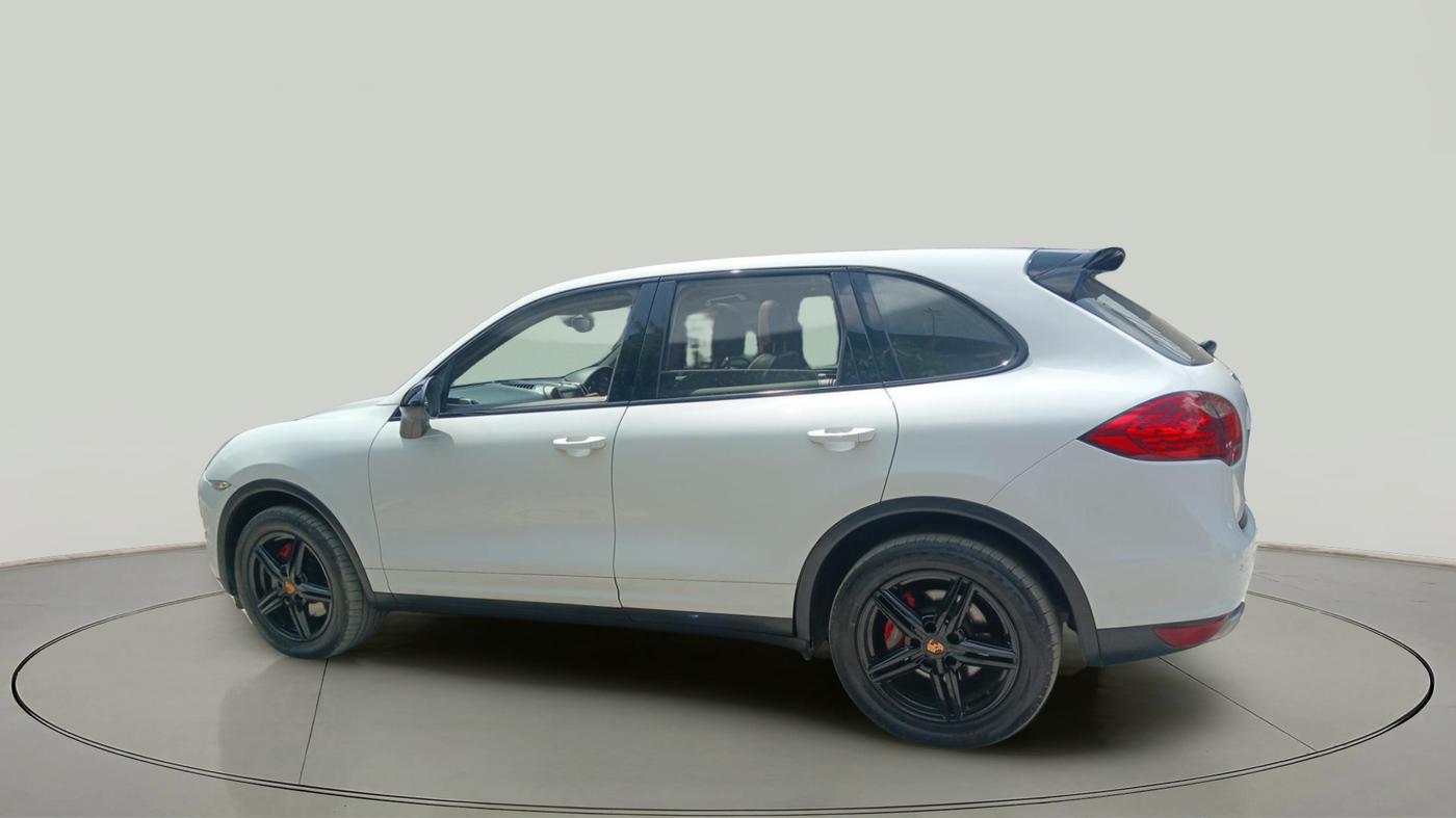 2015 Porsche Cayenne DIESEL, Diesel, Automatic, 1,67,500 km, exterior