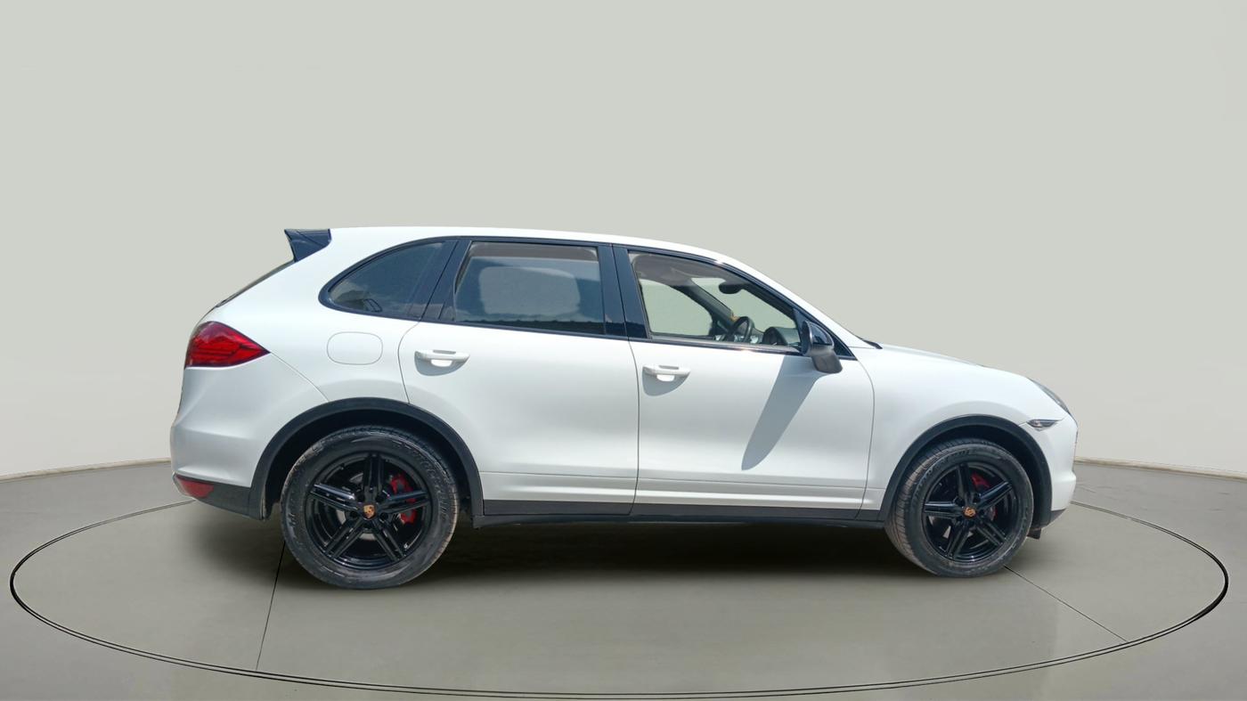 2015 Porsche Cayenne DIESEL, Diesel, Automatic, 1,67,500 km, exterior