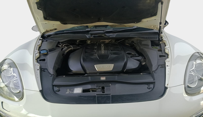 2015 Porsche Cayenne DIESEL, Diesel, Automatic, 1,66,725 km, exterior