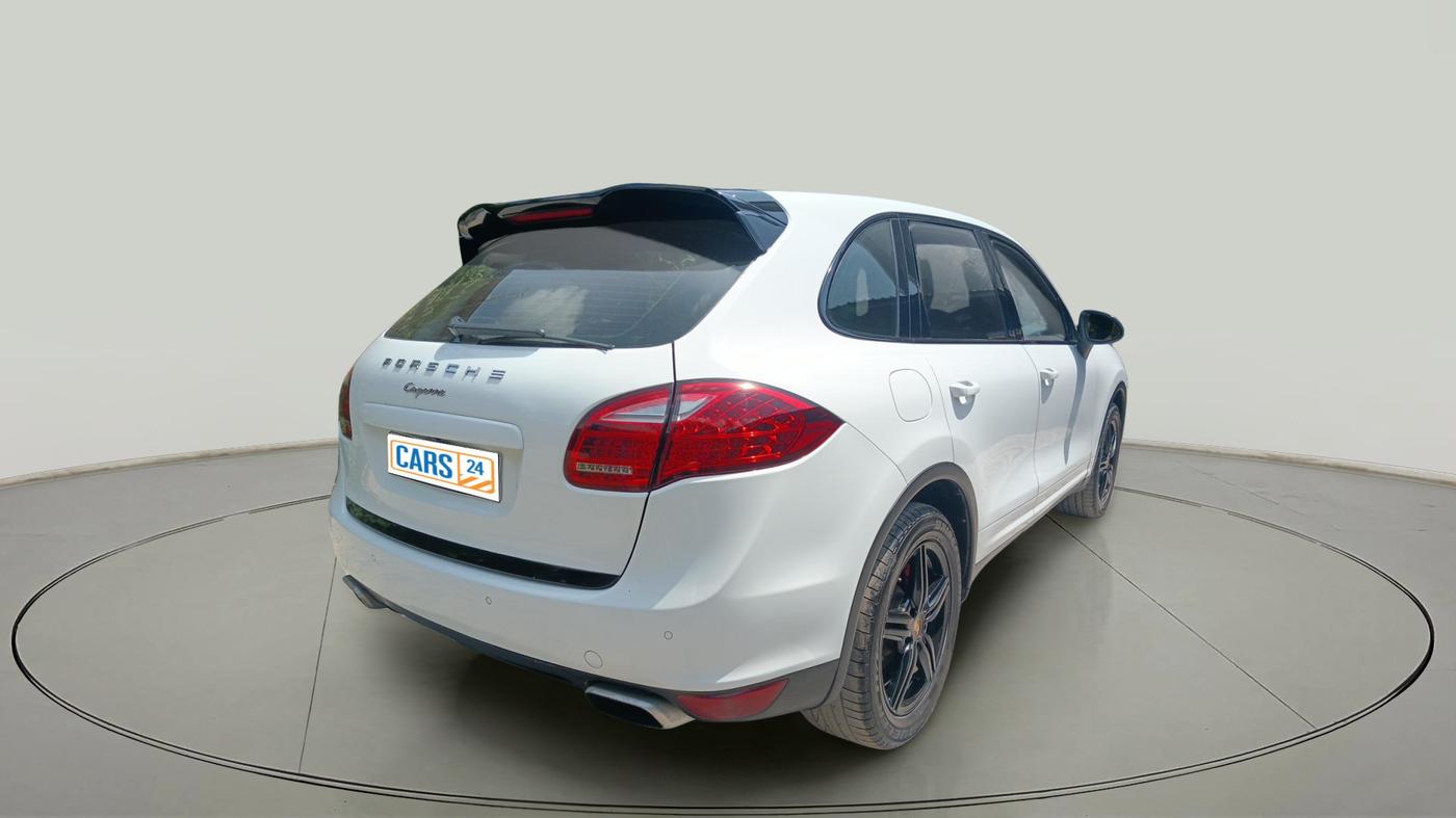 2015 Porsche Cayenne DIESEL, Diesel, Automatic, 1,67,500 km, exterior