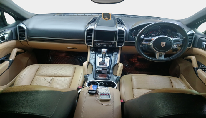 2015 Porsche Cayenne DIESEL, Diesel, Automatic, 1,66,725 km, interior