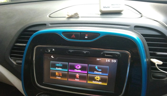 2017 Renault Captur RXT DIESEL DUAL TONE, Diesel, Manual, 1,60,192 km, interior