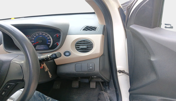 2013 Hyundai Grand i10 SPORTZ 1.2 KAPPA VTVT, Petrol, Manual, 49,925 km, interior