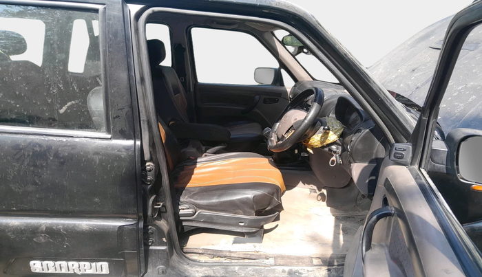 2013 Mahindra Scorpio VLX 2WD, Diesel, Manual, 1,64,784 km, interior