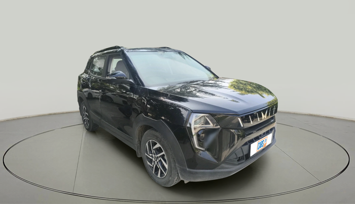 2024 Mahindra XUV 3XO AX5L 1.2 TGDi AT, Petrol, Automatic, 15,947 km, exterior