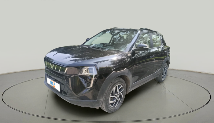 2024 Mahindra XUV 3XO AX5L 1.2 TGDi AT, Petrol, Automatic, 15,947 km, exterior