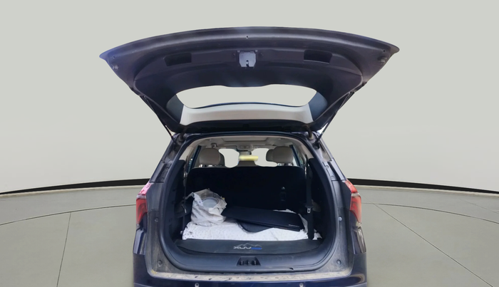 2022 Mahindra XUV700 AX 7 LUXURY D AWD AT 7 STR, Diesel, Automatic, 52,000 km, exterior