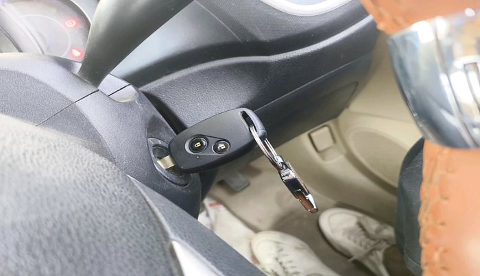 2014 Honda Mobilio 1.5L I-DTEC S, Diesel, Manual, 1,55,509 km, interior