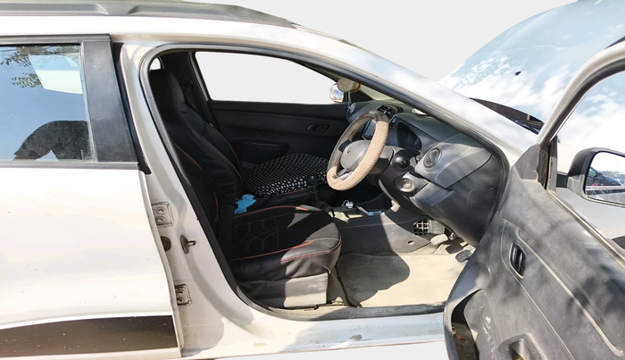 2016 Renault Kwid RXT 0.8, Petrol, Manual, 1,30,908 km, interior