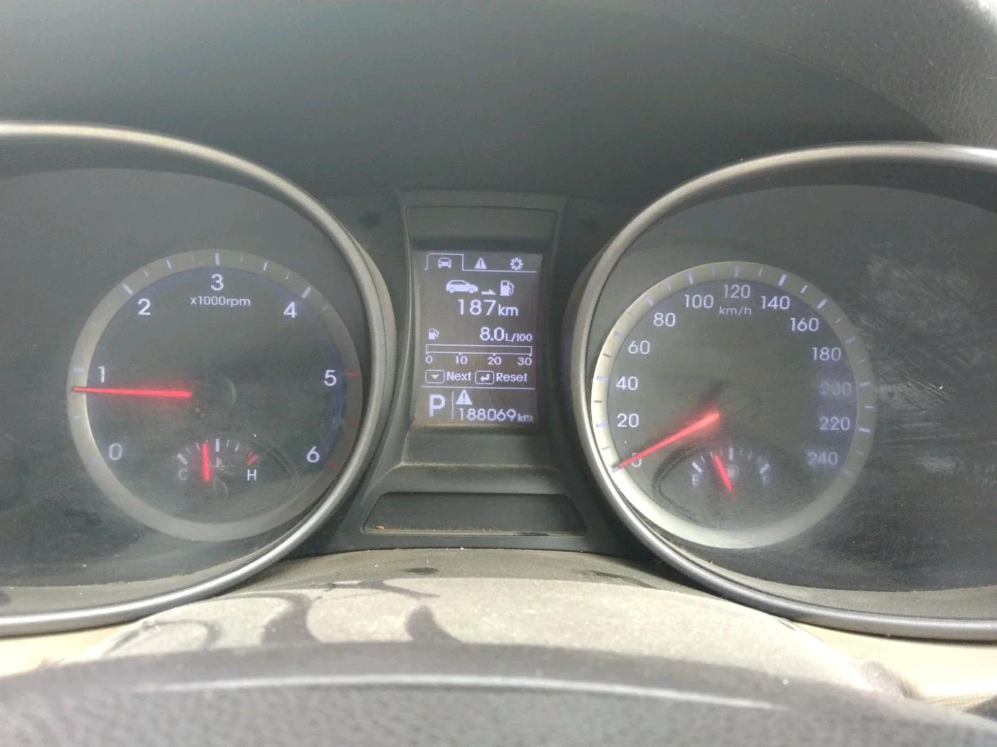 2016 Hyundai Santa Fe 2 WD AT, Diesel, Automatic, 1,88,069 km, interior
